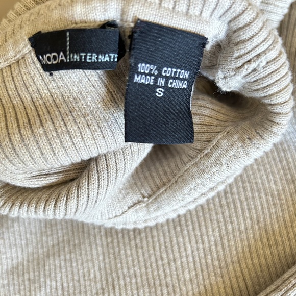 Moda International by Victoria Secret Ribbed Fitted Sweaters Orange |Cream Small - Picture 7 of 8